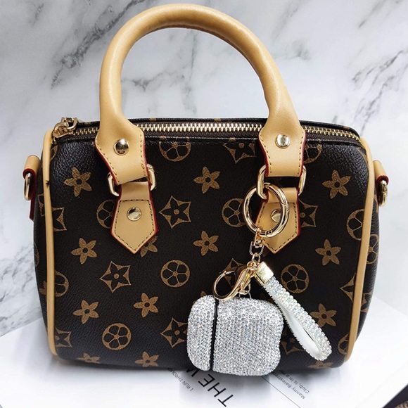 MOLOVA Bling Airpods Case - Picture 4 of 4